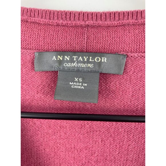 Ann Taylor Women's XS 100% Cashmere V Neck Barbie Pink Pullover Sweater Jumper - Picture 4 of 7